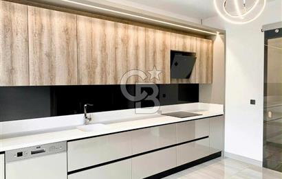 2 BLOKLU SİTEDE 7/24 GÜVENLKLİ ORTA KAT LÜX YAPILI MASRAFSIZ 4+1