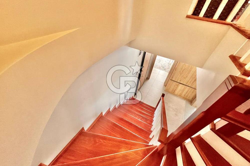 CB ENVOY Başiskele Zeray Kent'te Mükemmel Manzaralı 4+1 Dubleks