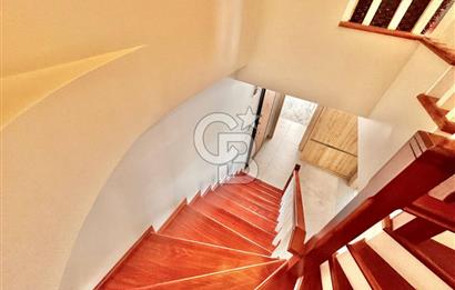 CB ENVOY Başiskele Zeray Kent'te Mükemmel Manzaralı 4+1 Dubleks