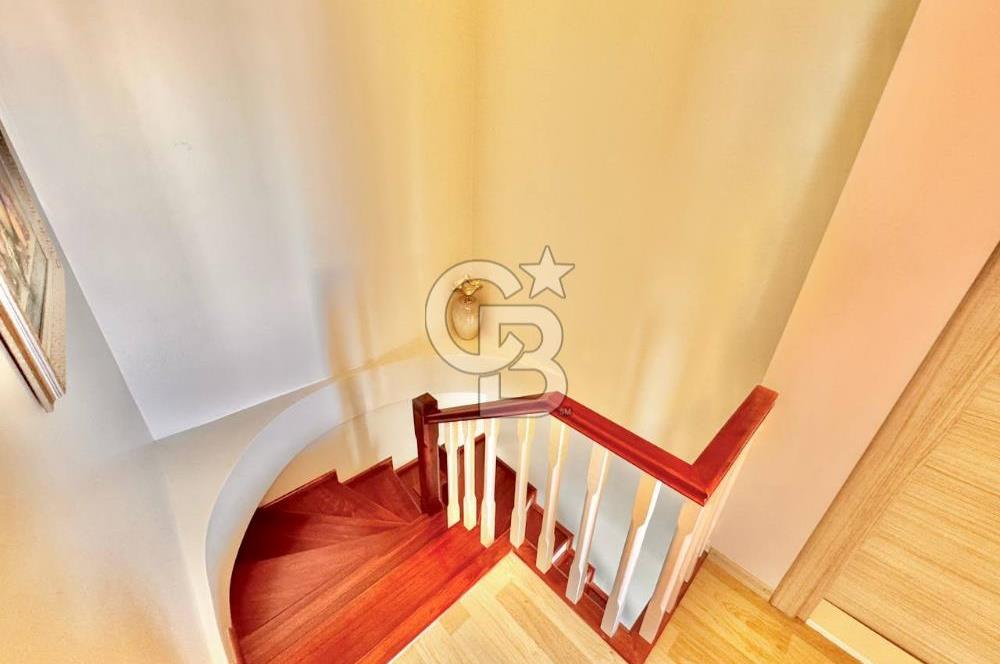 CB ENVOY Başiskele Zeray Kent'te Mükemmel Manzaralı 4+1 Dubleks