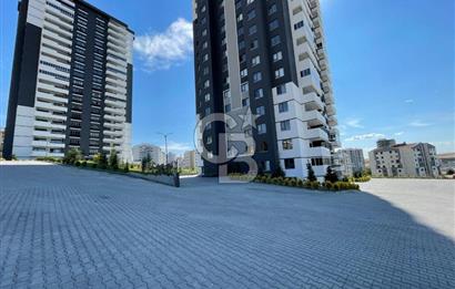 2 BLOKLU SİTEDE 7/24 GÜVENLKLİ ORTA KAT LÜX YAPILI MASRAFSIZ 4+1