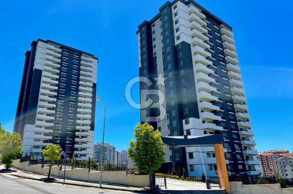 2 BLOKLU SİTEDE 7/24 GÜVENLKLİ ORTA KAT LÜX YAPILI MASRAFSIZ 4+1