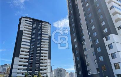 2 BLOKLU SİTEDE 7/24 GÜVENLKLİ ORTA KAT LÜX YAPILI MASRAFSIZ 4+1