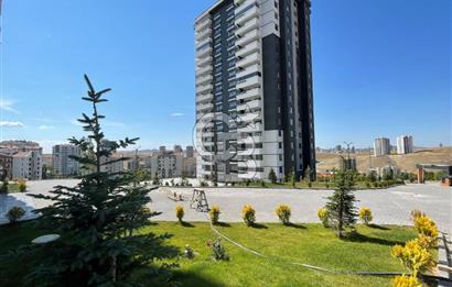 2 BLOKLU SİTEDE 7/24 GÜVENLKLİ ORTA KAT LÜX YAPILI MASRAFSIZ 4+1