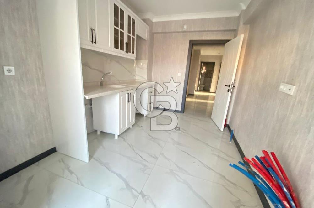 CADDE YAKINI ASANSÖRLÜ İSKANLI YENİ BİNADA KATTA SIFIR 3+1