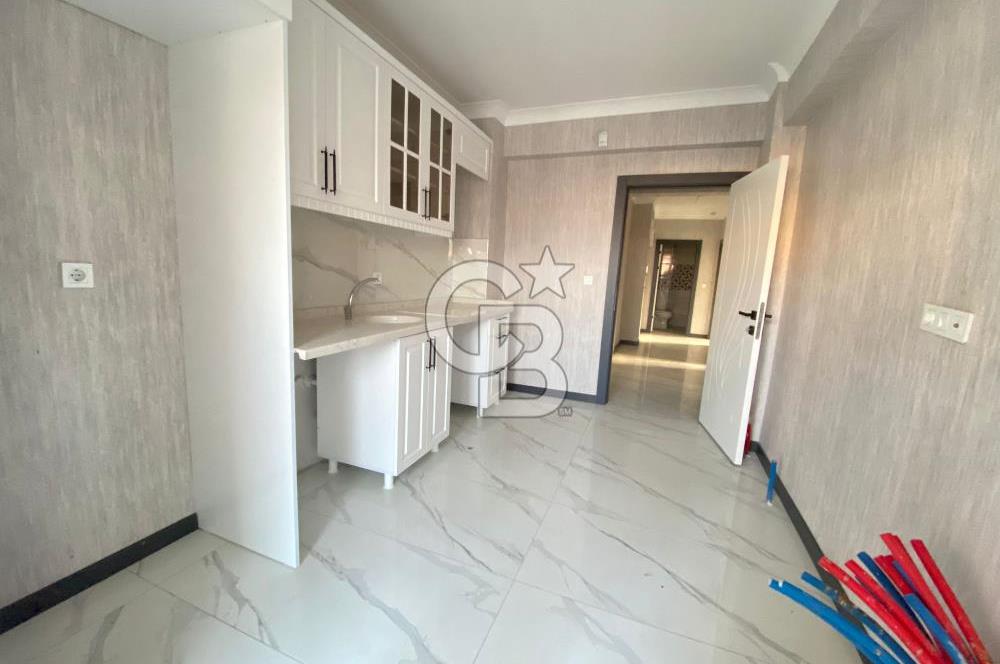 CADDE YAKINI ASANSÖRLÜ İSKANLI YENİ BİNADA KATTA SIFIR 3+1