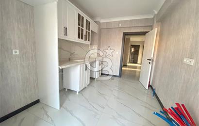 CADDE YAKINI ASANSÖRLÜ İSKANLI YENİ BİNADA KATTA SIFIR 3+1