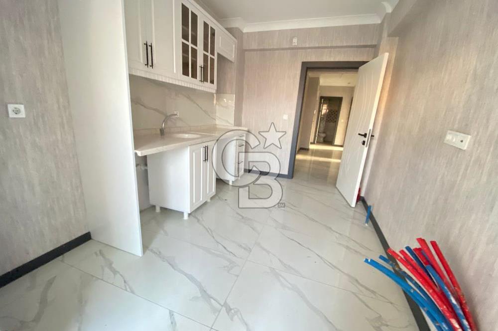 CADDE YAKINI ASANSÖRLÜ İSKANLI YENİ BİNADA KATTA SIFIR 3+1