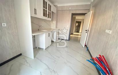 CADDE YAKINI ASANSÖRLÜ İSKANLI YENİ BİNADA KATTA SIFIR 3+1