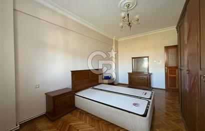 Kartal Yakacık Yeni Mahalle'de Ferah ve Kullanışlı 3+1 Daire