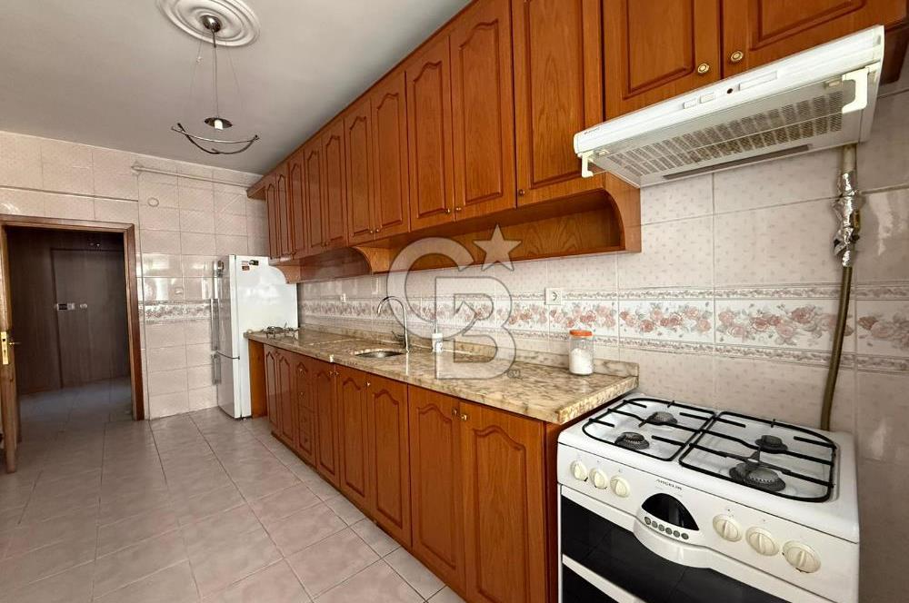 Kartal Yakacık Yeni Mahalle'de Ferah ve Kullanışlı 3+1 Daire