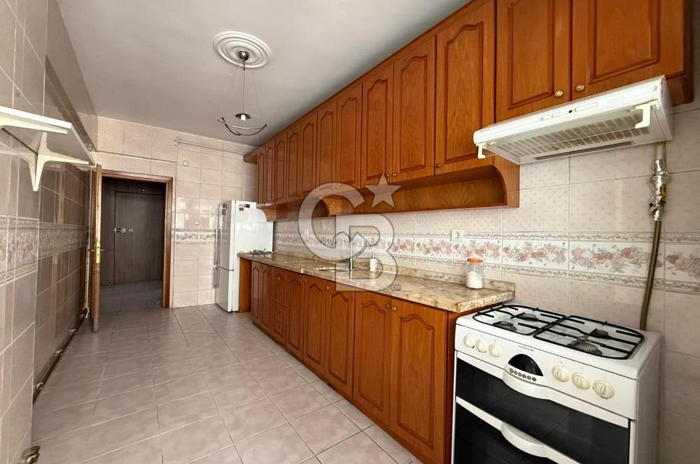 Kartal Yakacık Yeni Mahalle'de Ferah ve Kullanışlı 3+1 Daire