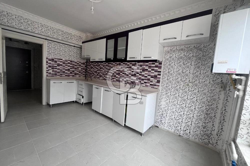 CADDE ÜZERİ ÖN CEPHE ASANSÖRLÜ GENİŞ BALKONLU 2+1 KAT KONUMUNDA