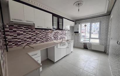 CADDE ÜZERİ ÖN CEPHE ASANSÖRLÜ GENİŞ BALKONLU 2+1 KAT KONUMUNDA