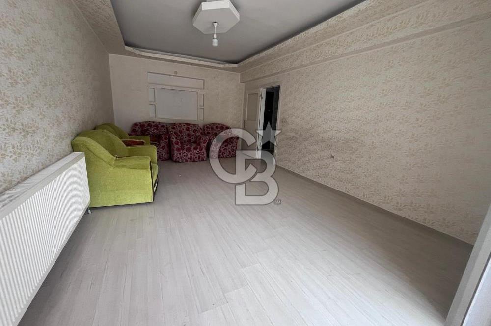 CADDE ÜZERİ ÖN CEPHE ASANSÖRLÜ GENİŞ BALKONLU 2+1 KAT KONUMUNDA