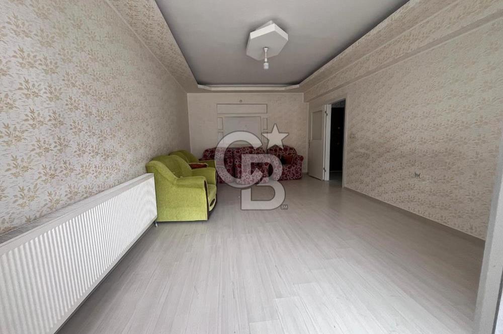 CADDE ÜZERİ ÖN CEPHE ASANSÖRLÜ GENİŞ BALKONLU 2+1 KAT KONUMUNDA