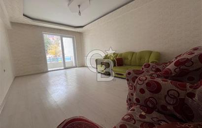 CADDE ÜZERİ ÖN CEPHE ASANSÖRLÜ GENİŞ BALKONLU 2+1 KAT KONUMUNDA