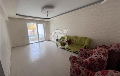 CADDE ÜZERİ ÖN CEPHE ASANSÖRLÜ GENİŞ BALKONLU 2+1 KAT KONUMUNDA