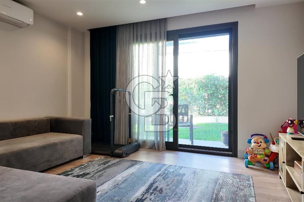 URLA KUŞÇULAR’DA MÜSTAKİL HAVUZLU, AKILLI EV SİSTEMLİ, ŞÖMİNELİ LÜKS VİLLA