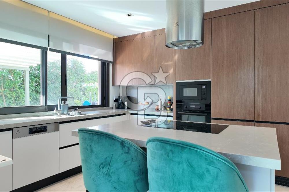 URLA KUŞÇULAR’DA MÜSTAKİL HAVUZLU, AKILLI EV SİSTEMLİ, ŞÖMİNELİ LÜKS VİLLA