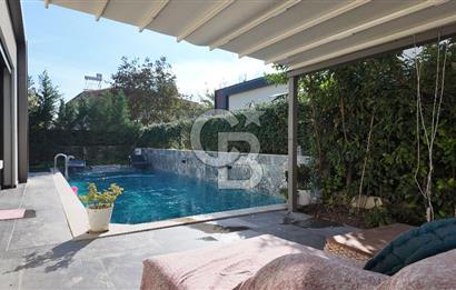 URLA KUŞÇULAR’DA MÜSTAKİL HAVUZLU, AKILLI EV SİSTEMLİ, ŞÖMİNELİ LÜKS VİLLA