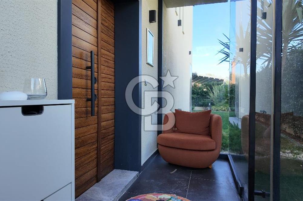 URLA KUŞÇULAR’DA MÜSTAKİL HAVUZLU, AKILLI EV SİSTEMLİ, ŞÖMİNELİ LÜKS VİLLA