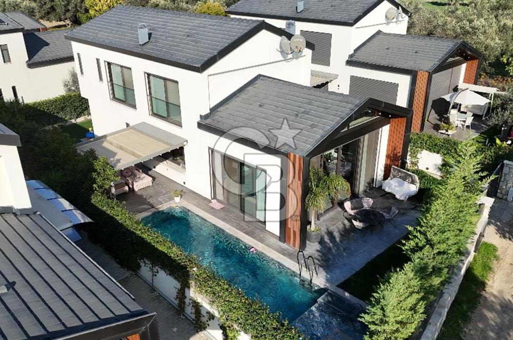 URLA KUŞÇULAR’DA MÜSTAKİL HAVUZLU, AKILLI EV SİSTEMLİ, ŞÖMİNELİ LÜKS VİLLA