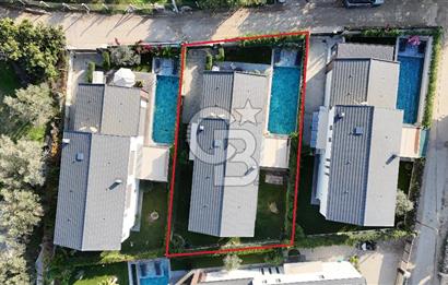 URLA KUŞÇULAR’DA MÜSTAKİL HAVUZLU, AKILLI EV SİSTEMLİ, ŞÖMİNELİ LÜKS VİLLA