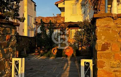 Gökçeada Yenibademli de  denize 1 km mesafede restorant işletmeli butik otel 