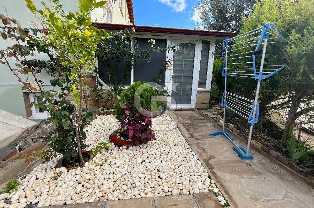 BERLİN SİTESİNDE DENİZ MANZARALI 4+1 TRİPLEKS KÖŞE VİLLA