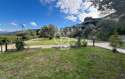 BERLİN SİTESİNDE DENİZ MANZARALI 4+1 TRİPLEKS KÖŞE VİLLA