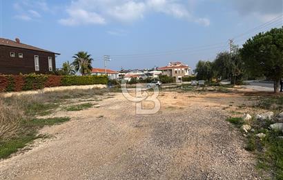 Çeşme İnönü Mahallesinde  Köşe Konumda Üç Yola Cepheli İfraz Edilebilir Satılık İmarlı Arsa