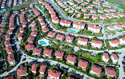 Bahçeşehir Eston Şehir 4+1 Kiralık Villa