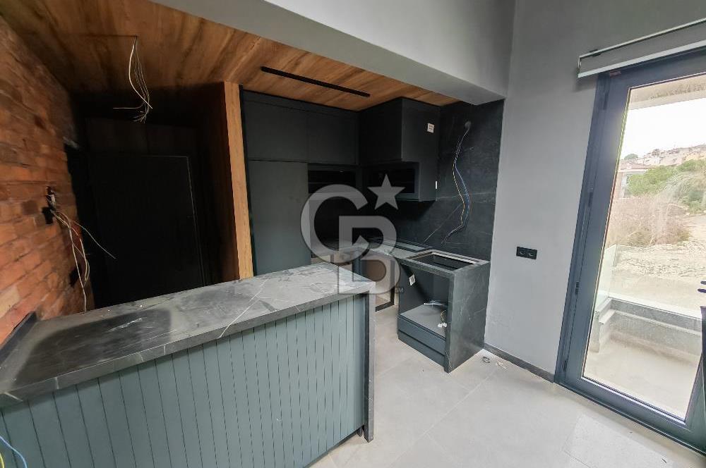 Çeşme Merkez Satılık Loft Dubleks Eşyalı 1+1 Daire
