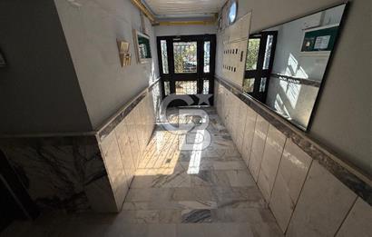 Bostanlı Satılık 3+1 Daire Ara Kat Önü Açık Çift Cephe BOŞ