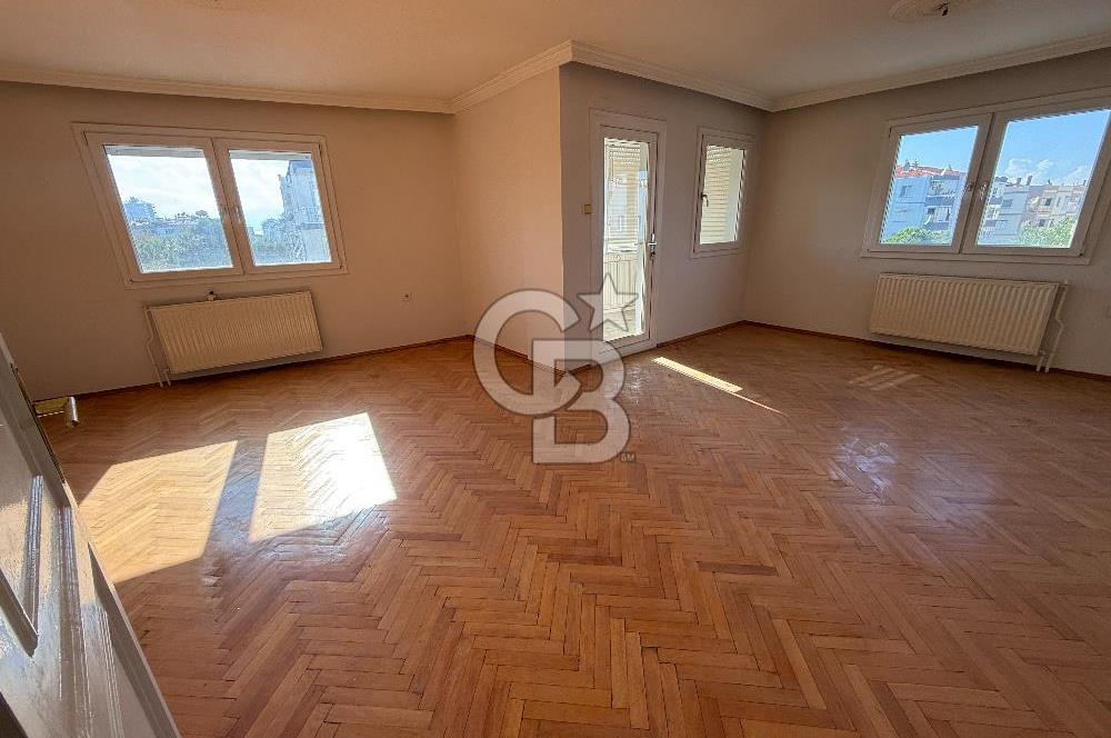 Bostanlı Satılık 3+1 Daire Ara Kat Önü Açık Çift Cephe BOŞ