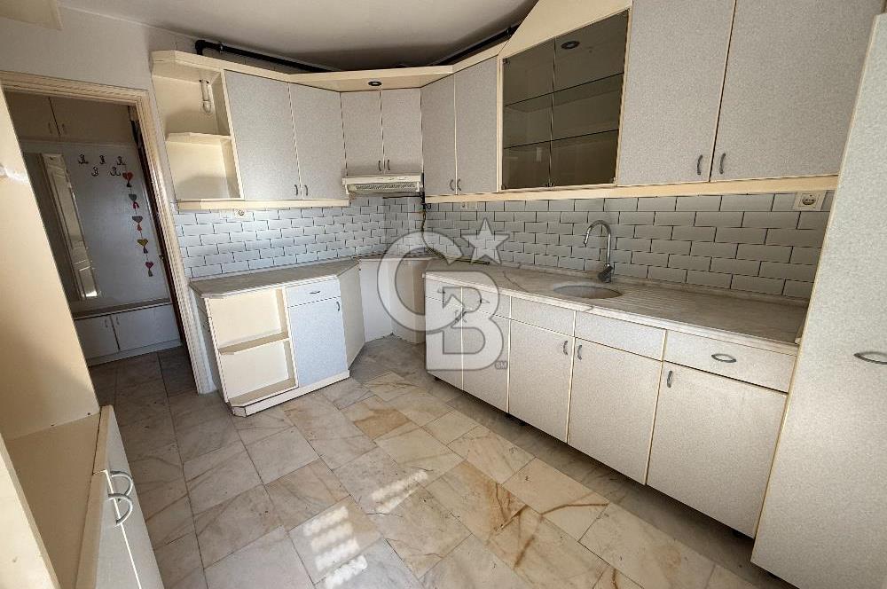 Bostanlı Satılık 3+1 Daire Ara Kat Önü Açık Çift Cephe BOŞ