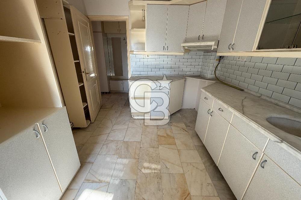 Bostanlı Satılık 3+1 Daire Ara Kat Önü Açık Çift Cephe BOŞ