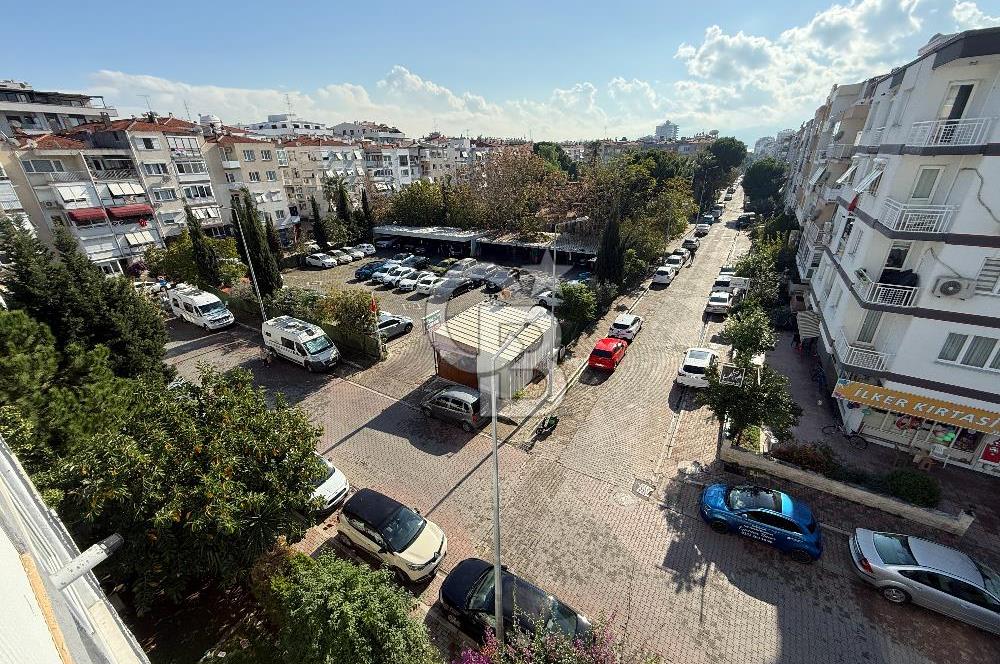 Bostanlı Satılık 3+1 Daire Ara Kat Önü Açık Çift Cephe BOŞ