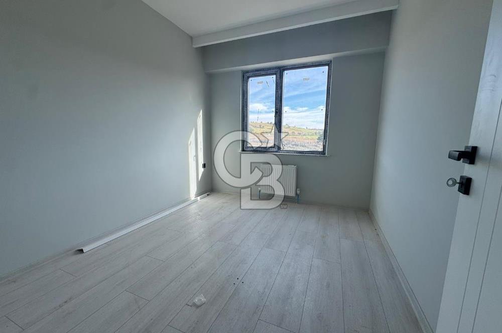 ÇANAKKALE MERKEZ KARACAÖREN'DE HAVUZLU SİTEDE 2+1