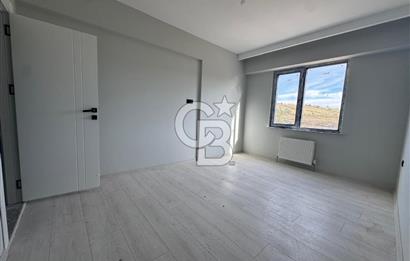 ÇANAKKALE MERKEZ KARACAÖREN'DE HAVUZLU SİTEDE 2+1