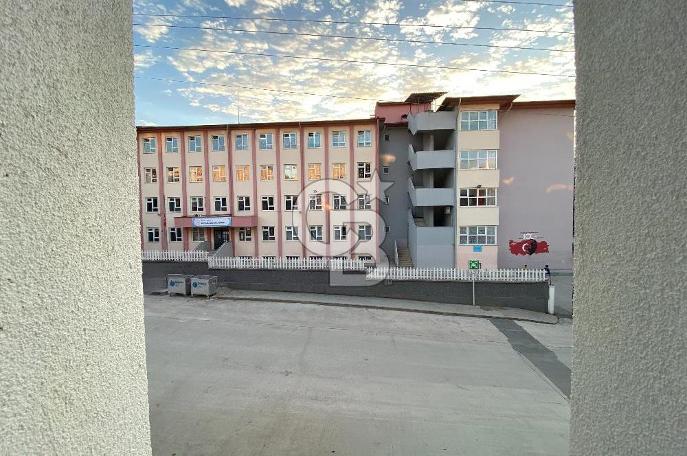 Envoy'dan Serdar İlkokulu Karşısı 3+1 Daire