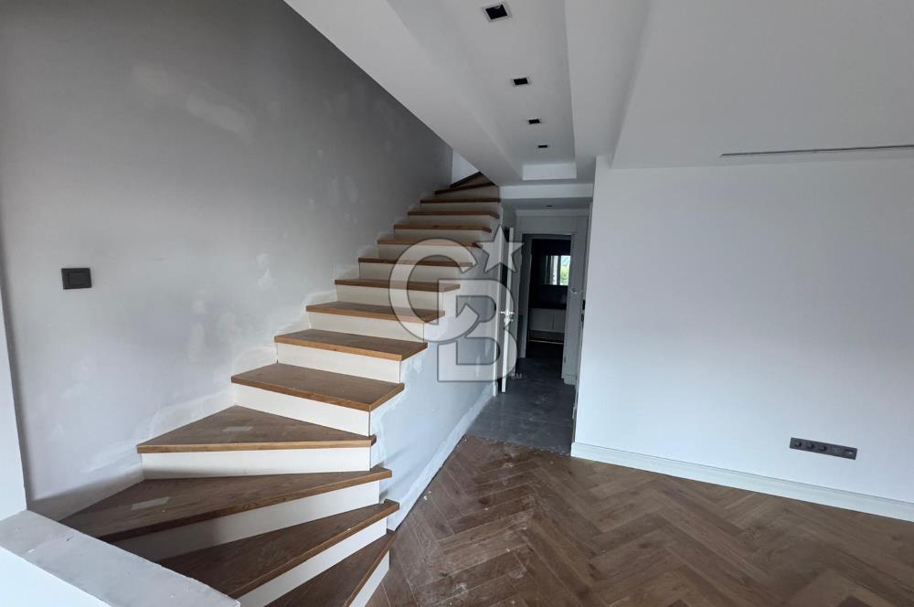 ZEKERİYAKÖYDE DOĞANIN KALBİNDE HUZURLU VE ZARİF YAŞAM 5+1 VİLLA