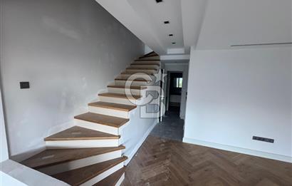 ZEKERİYAKÖYDE DOĞANIN KALBİNDE HUZURLU VE ZARİF YAŞAM 5+1 VİLLA