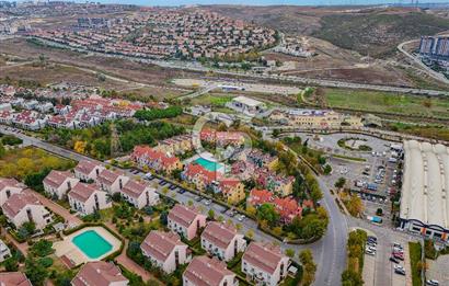 Başakşehir Ebruli Villaları 4 Katlı 5+2 Satılık
