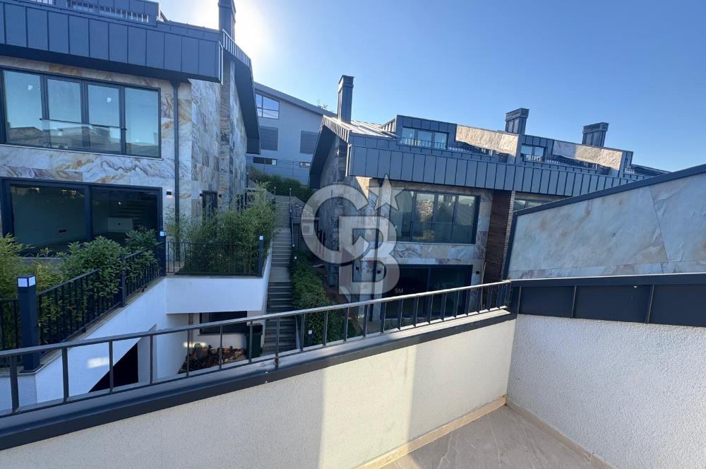 ZEKERİYAKÖYÜN KALBİNDE DOĞAYLA İÇ İÇE LÜKS BİR YAŞAM, 5+1 VİLLA