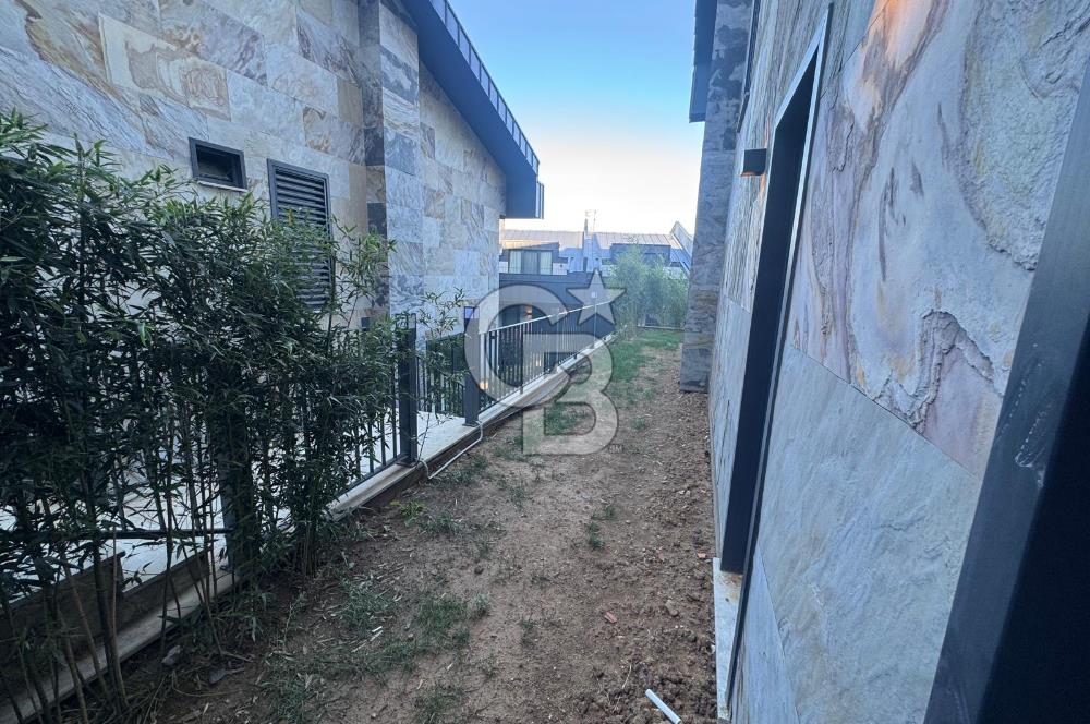 ZEKERİYAKÖYDE DOĞANIN KALBİNDE HUZURLU VE ZARİF YAŞAM 5+1 VİLLA