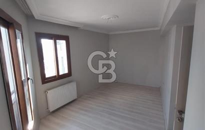 DOĞALGAZLI CADDE ÜZERİ FERAH 2+1 DAİRE