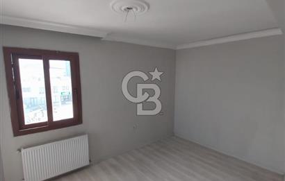 DOĞALGAZLI CADDE ÜZERİ FERAH 2+1 DAİRE