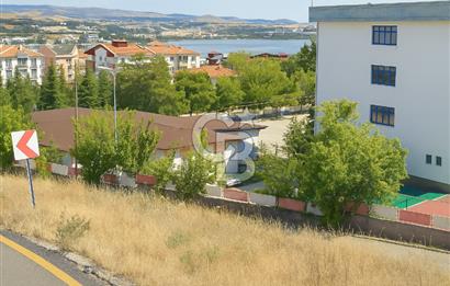 GÖLBAŞI GÜZELYALI PANORAMİK GÖL MANZARASI ORMAN SINIRI ARSA